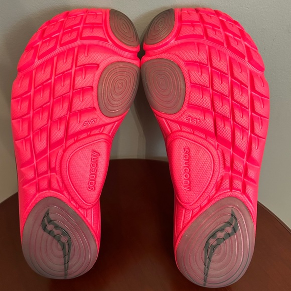 SAUCONY HATTORI Minimalist Running Shoes, size W9.5 (fits like W8.5/9) - Picture 4 of 6